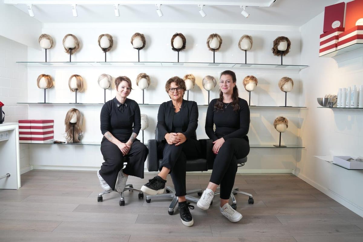 Das Team von BRÜHL Haarsysteme in Rellingen: Doreen Wilke-Liebert, Marion Brühl und Kim Steffens