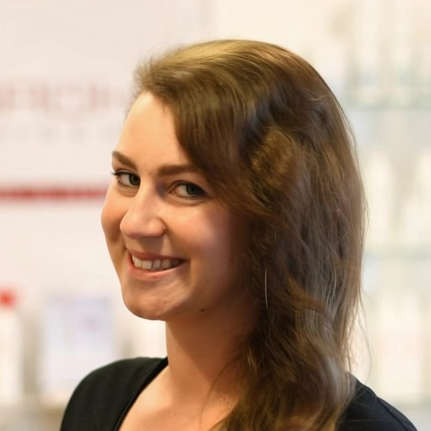 Kim Steffens, Zweithaar-Spezialistin bei BRÜHL Haarsysteme