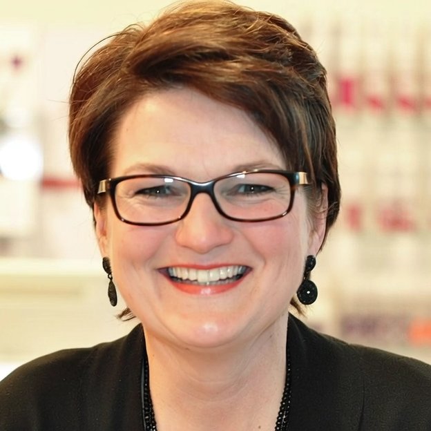 Marion Brühl, Zweithaar-Spezialistin bei BRÜHL Haarsysteme